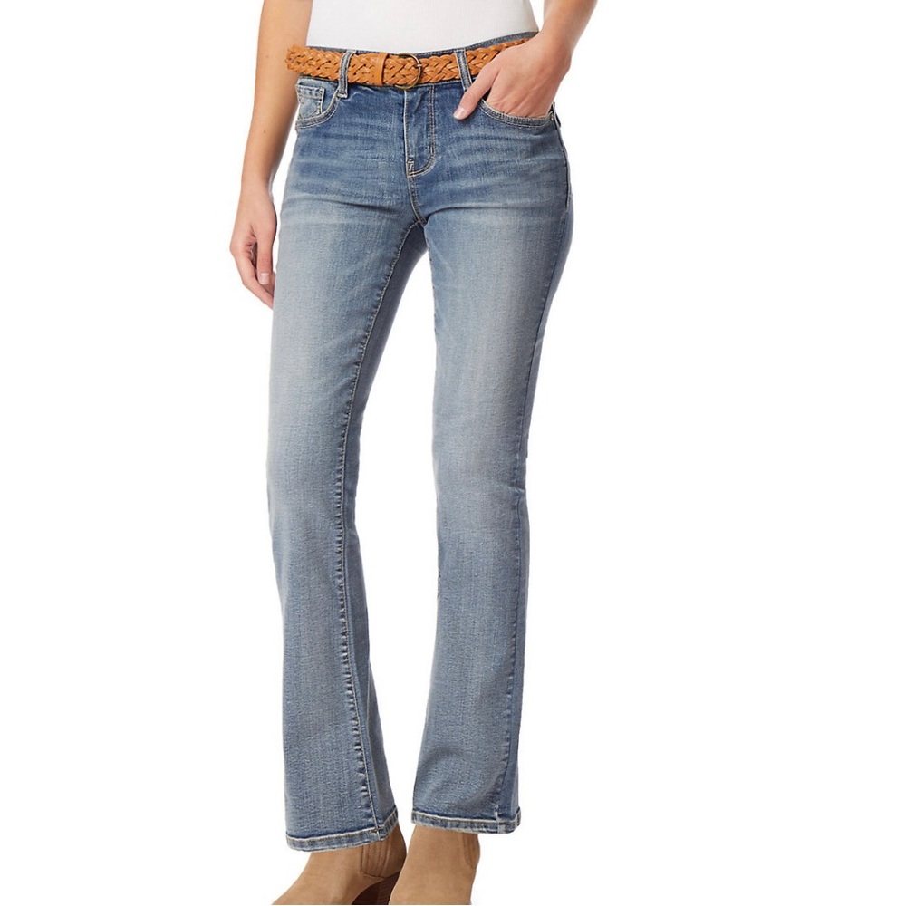 Absolute essential. These juniors' WallFlower slim bootcut jeans